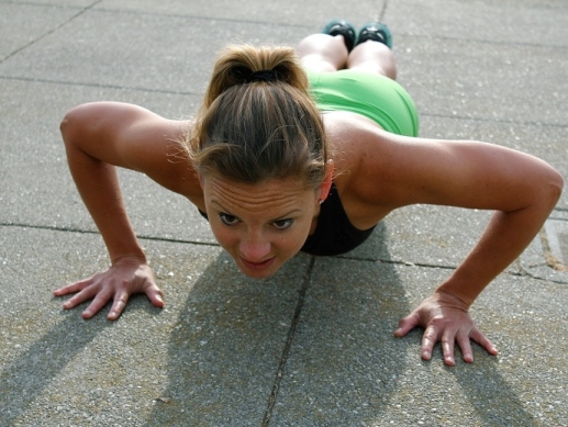 10-mintov HIIT, ktor mete robi kdekovek