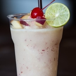 Ovocno-mlieny smoothie: uoriedky/jahody/chia semienka